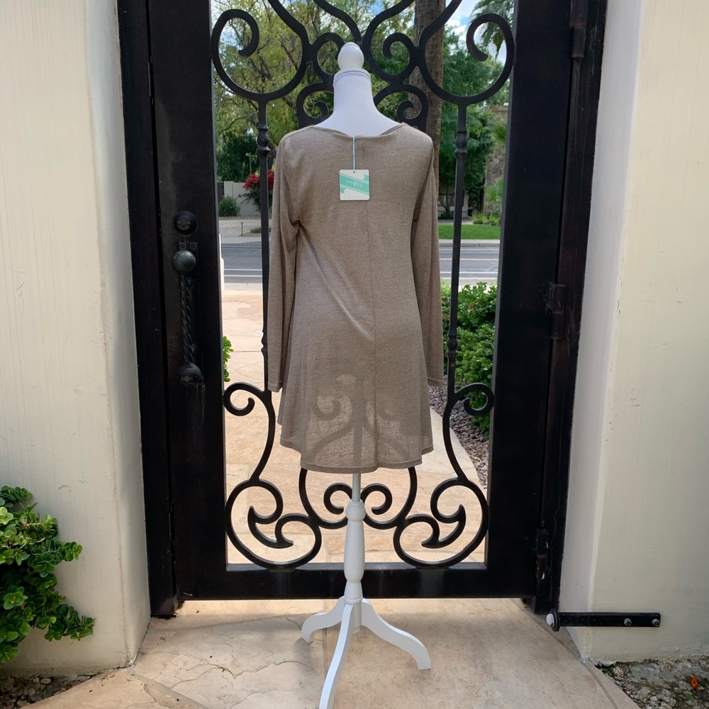 Dress - Picture 2 of 3